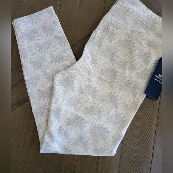 NWT Vineyard Vines Womens Flower Eyelet Printed Gray/White Denim Skinny Jeans - Picture 7 of 13